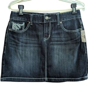 Maurices Mini Skirt Sz 5/6 Regular Classic Denim Dark Wash Blue Embroidered